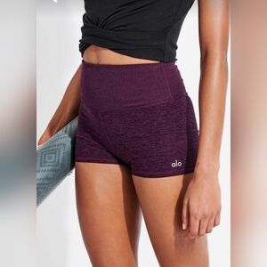 Alo yoga bootie shorts heathered wine. Size S. EUC